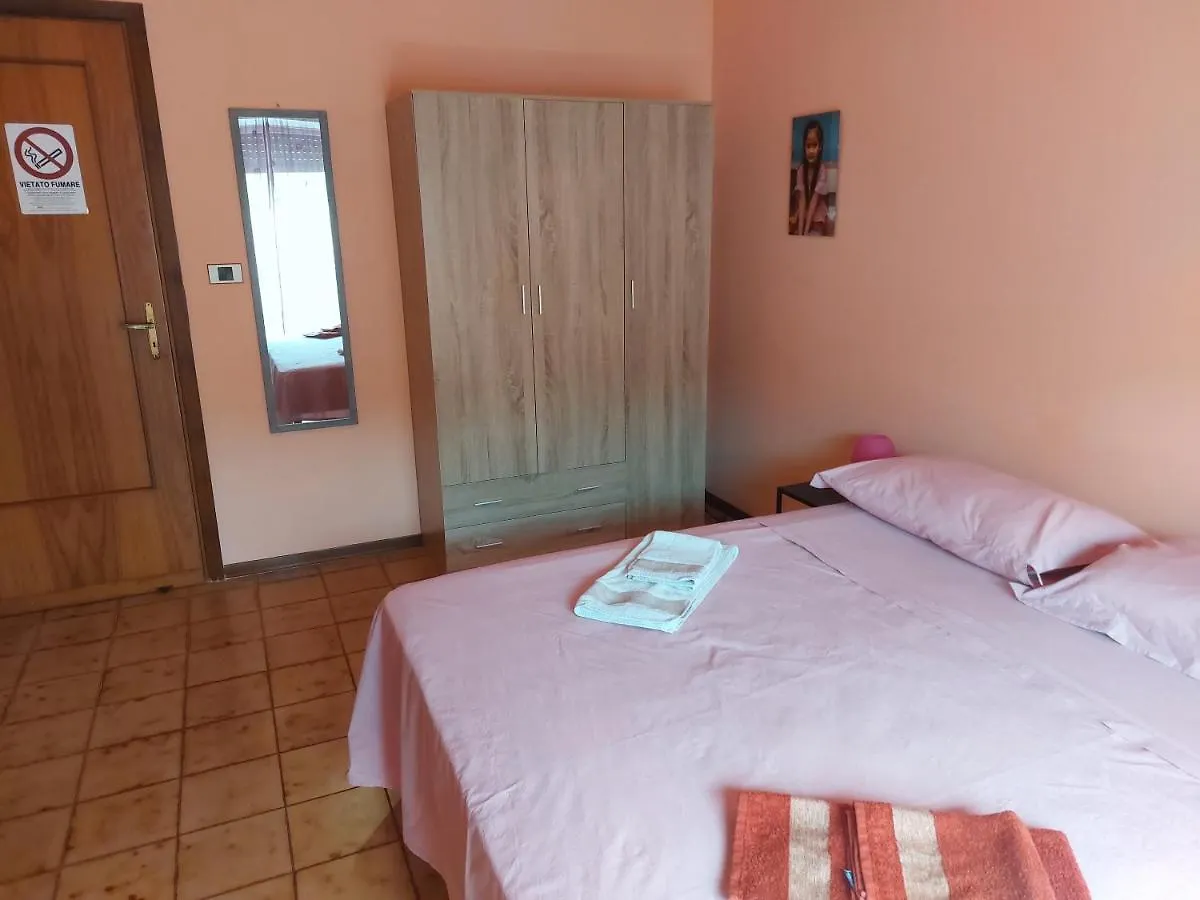 Konukevi Nightwish Otel Palermo İtalya